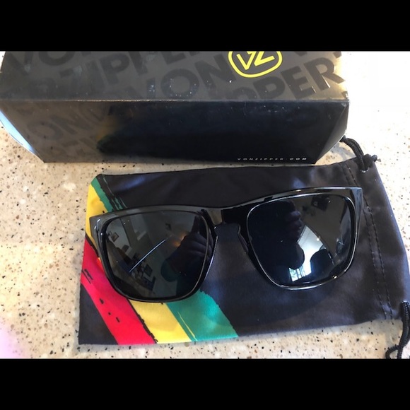 von zipper sunglasses case